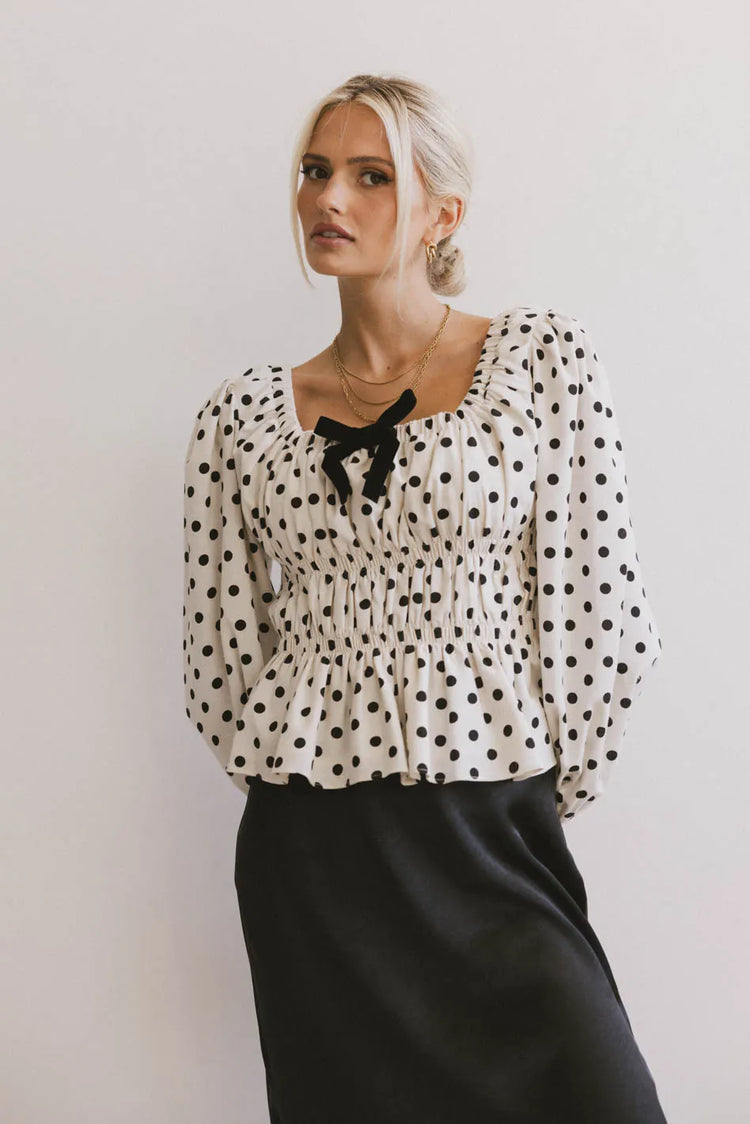 Front bow top in black