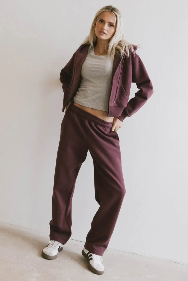 Pants in burgundy