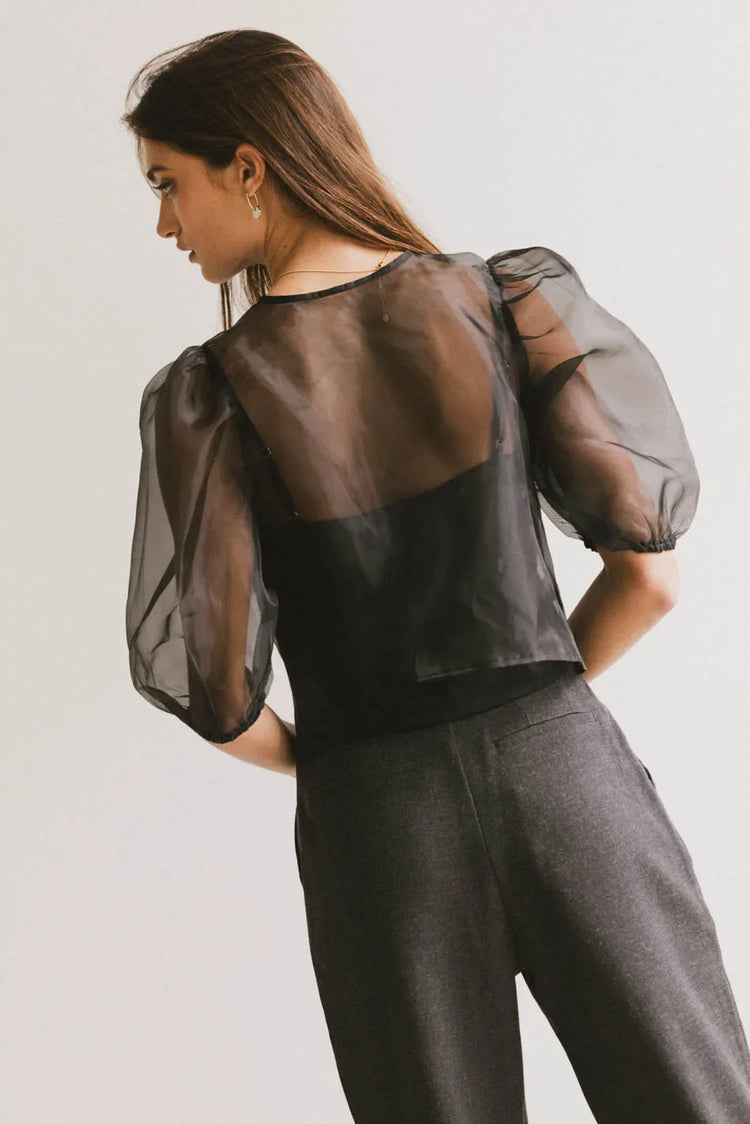 Cropped style top in black