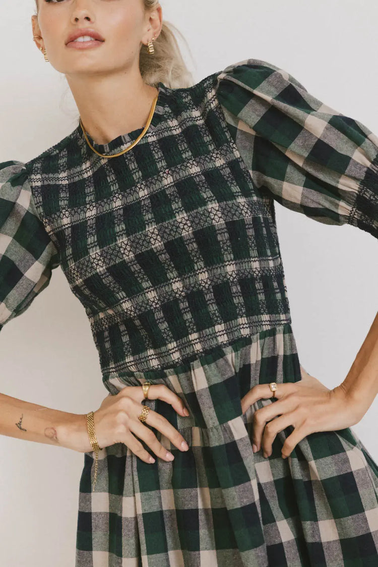 Round neck dress in green