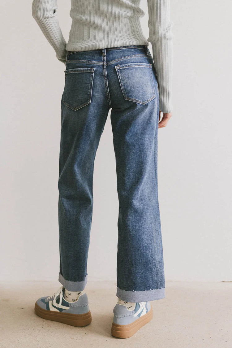 Two back pockets denim in medium wash