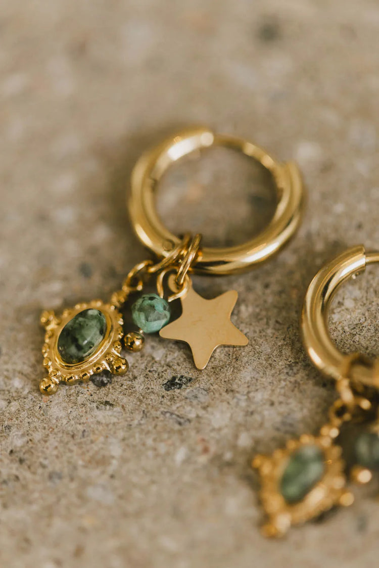 Emerald pendant earring