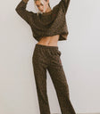 Straight leg pants in leopard print