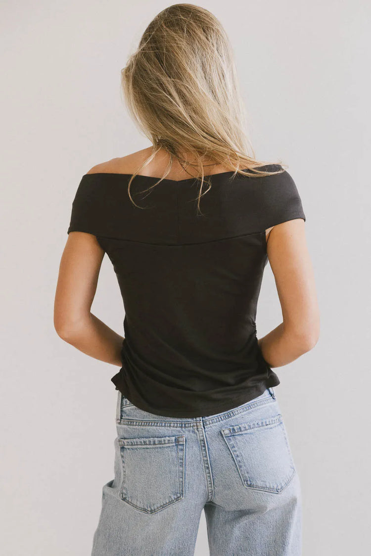 Plain color top in black