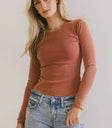 Round neck top in red