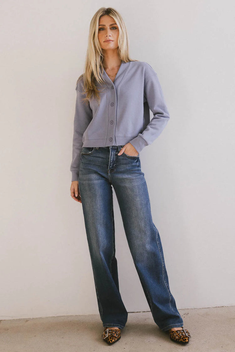Two hand pockets denim in medium wash