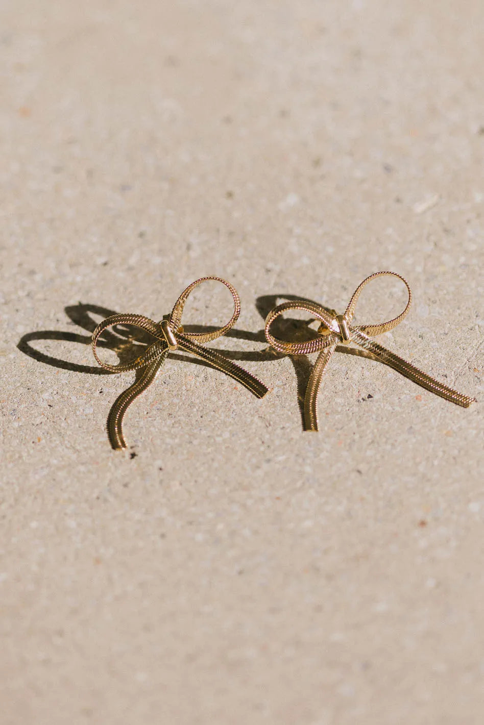 Bow earrings
