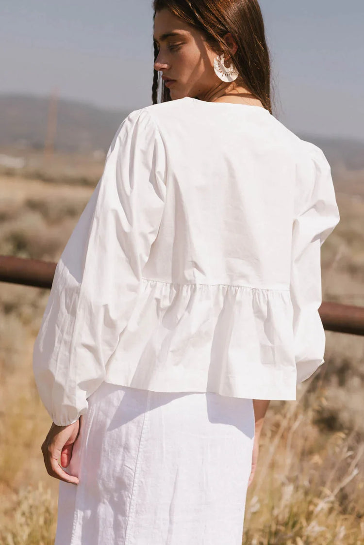 Plain color blouse in white