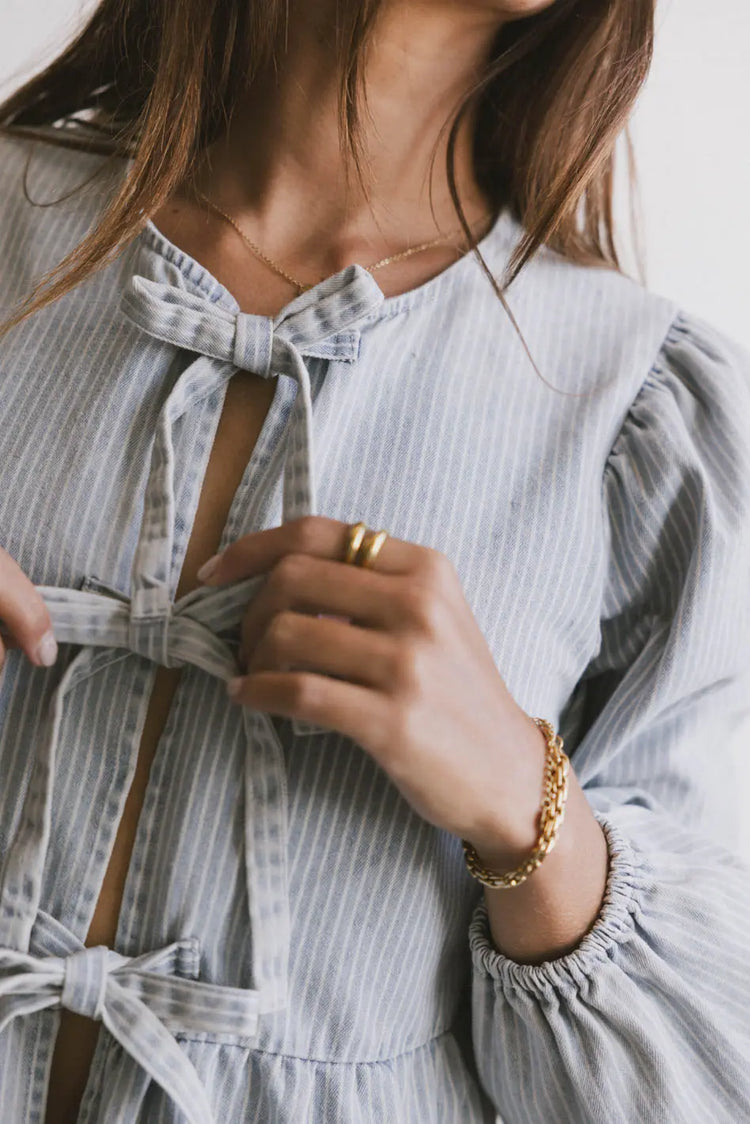 Round neck top in light wash