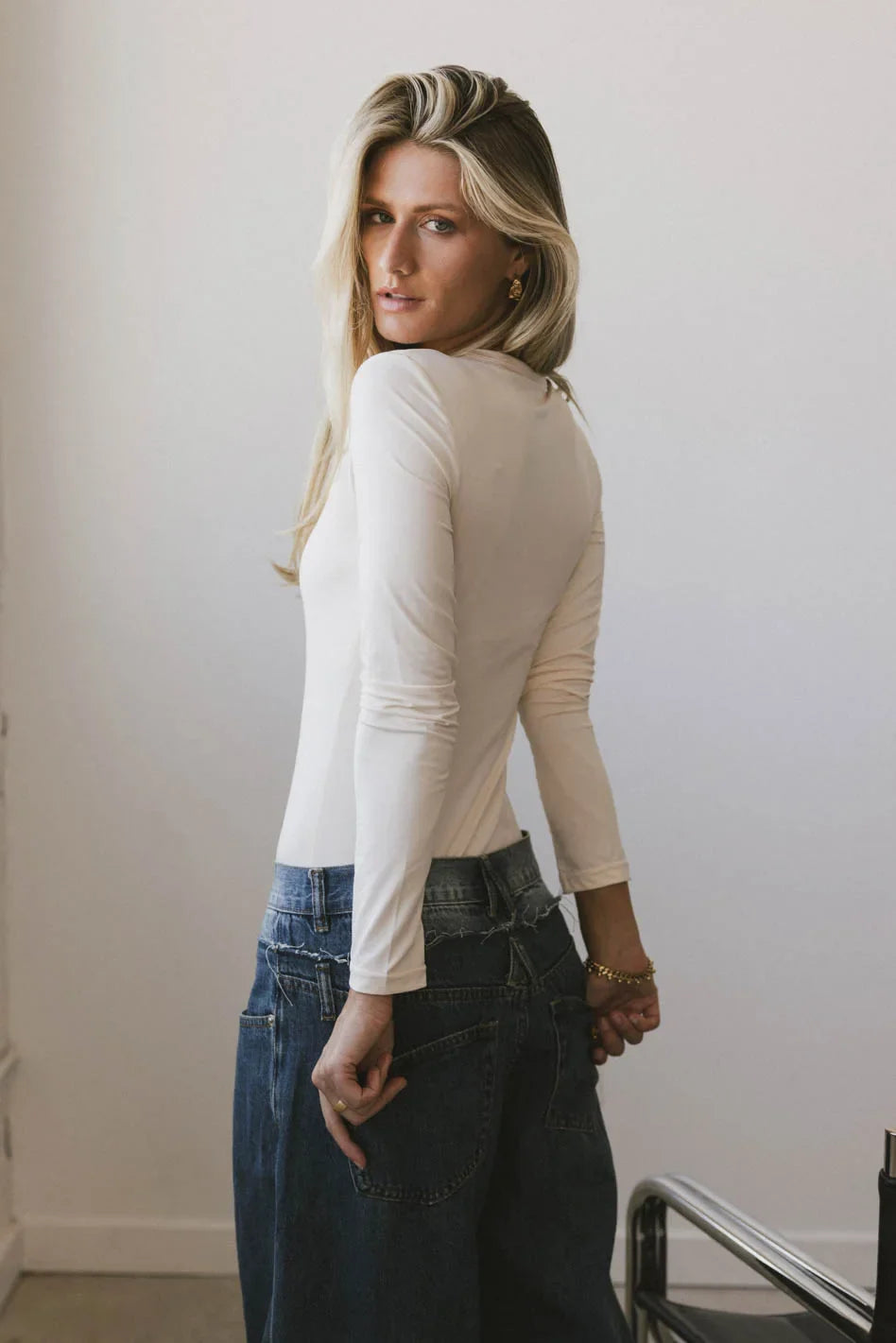 Plain color top in cream