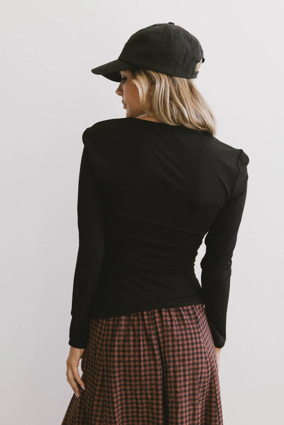 Plain color top in black