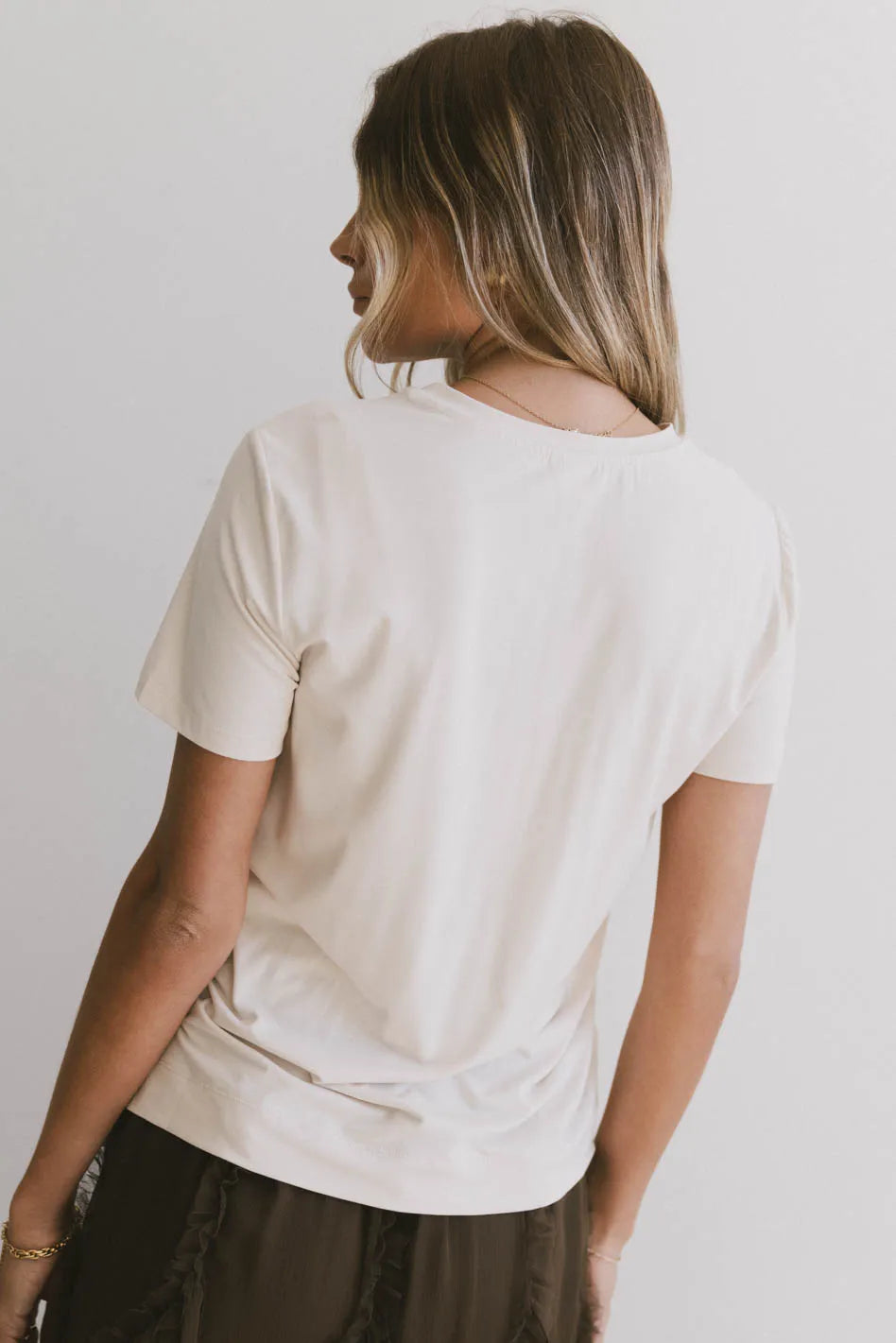 Plain color top in natural color