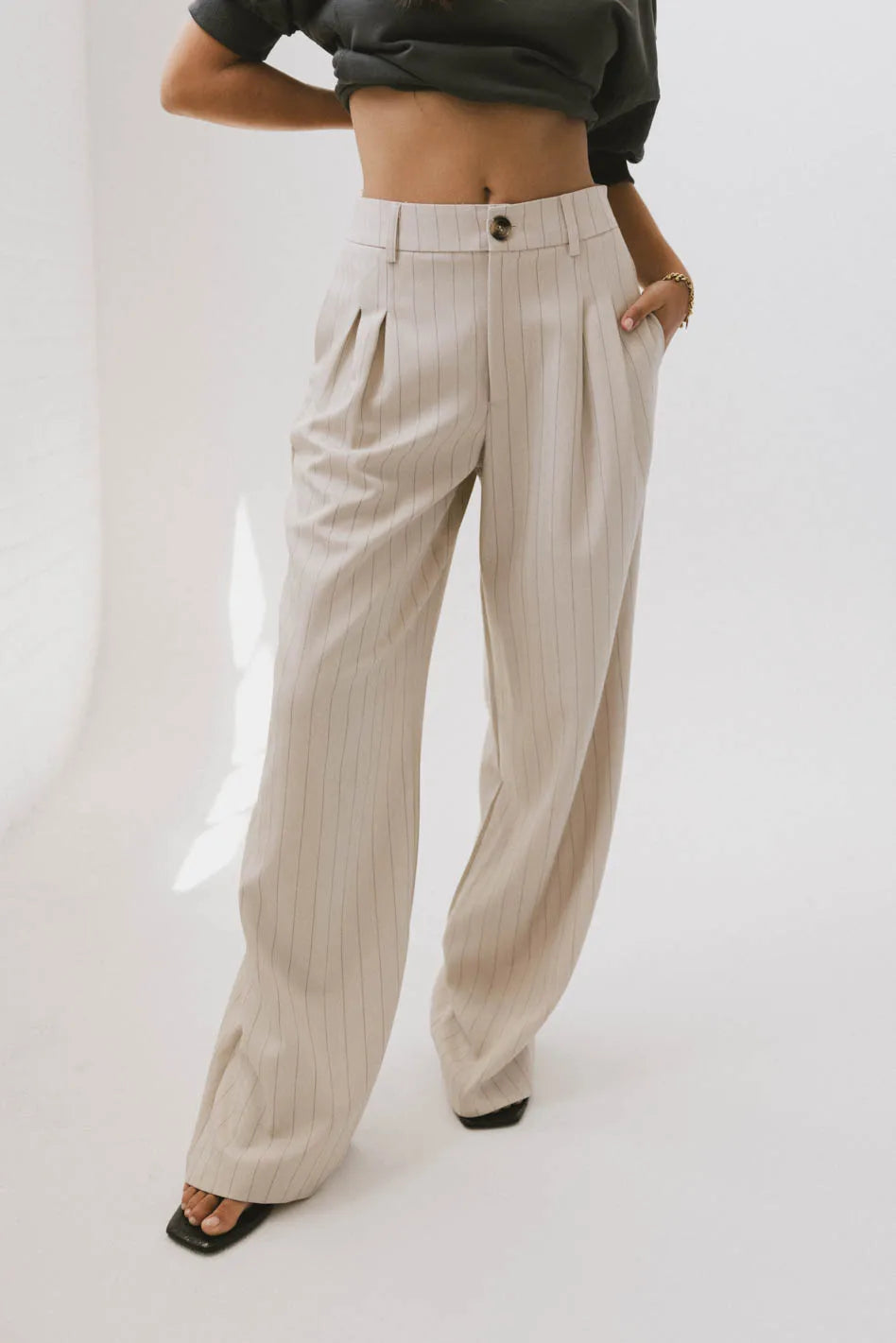 Two hand pockets pants in cream