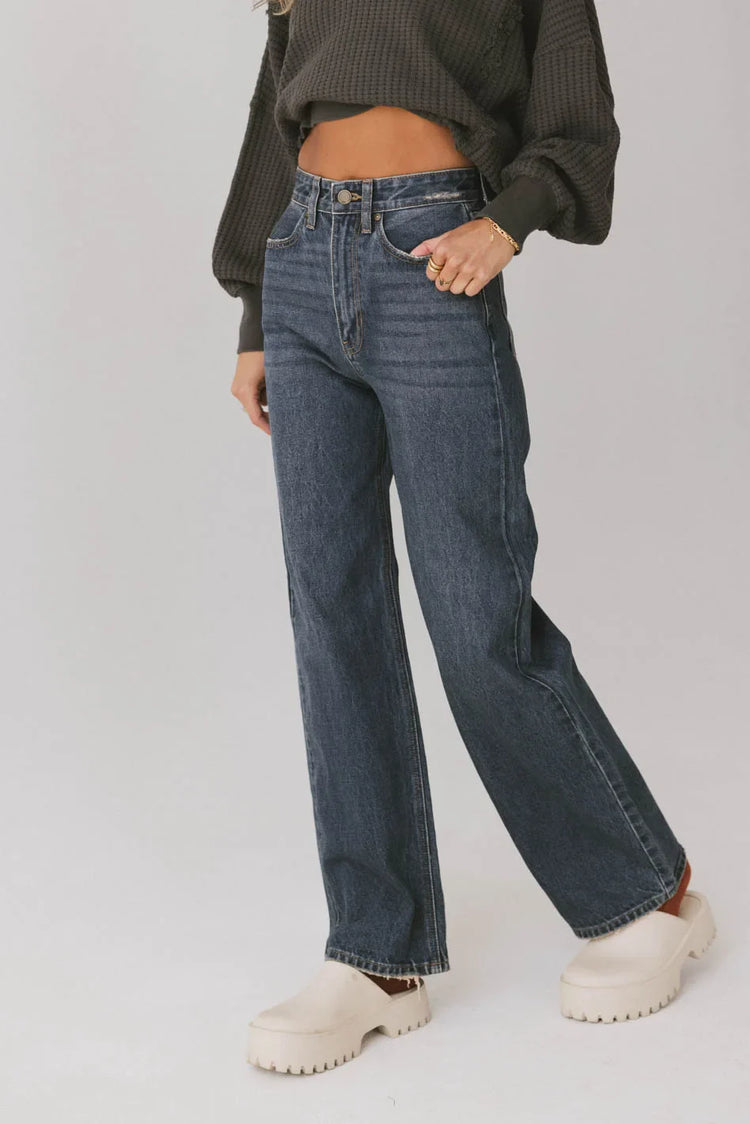 Straight legs denim pants in dark wash