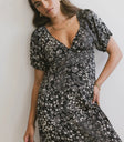 Short sleeves dress in black