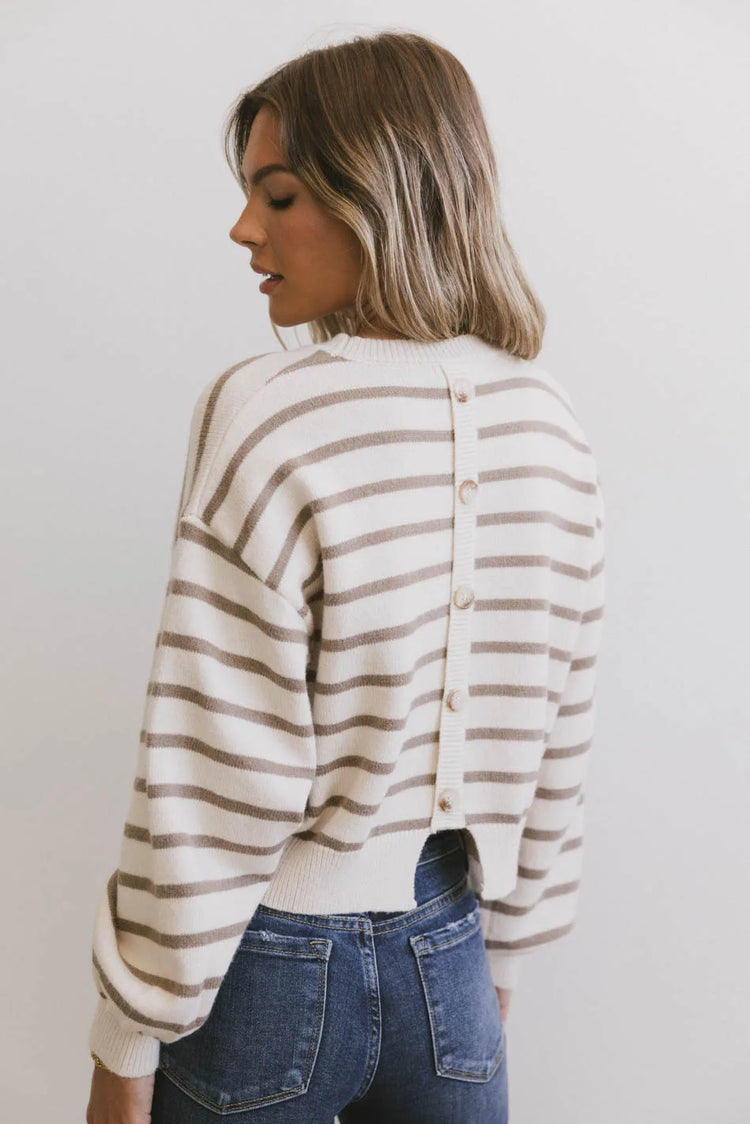 Buttons designed top in brown