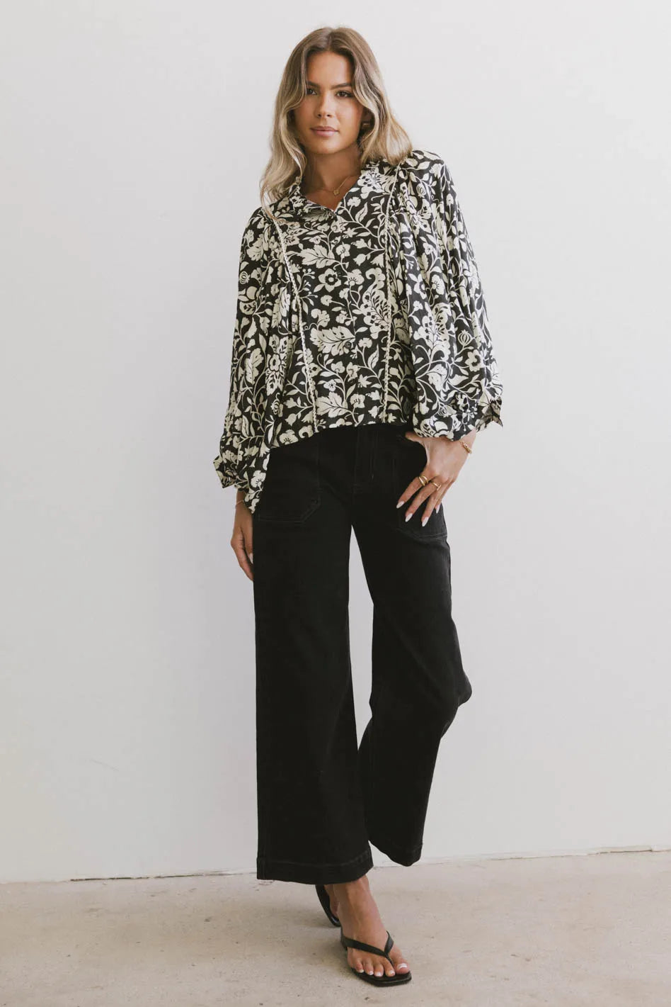 Blouse in black and cream