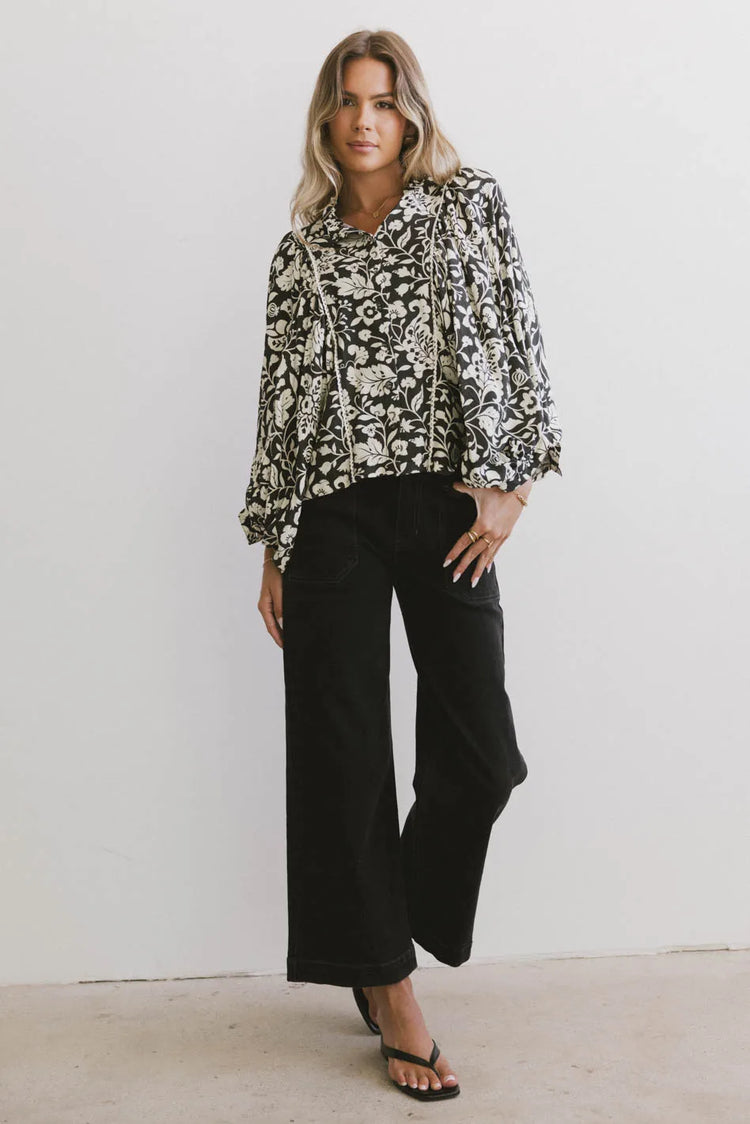 Blouse in black and cream