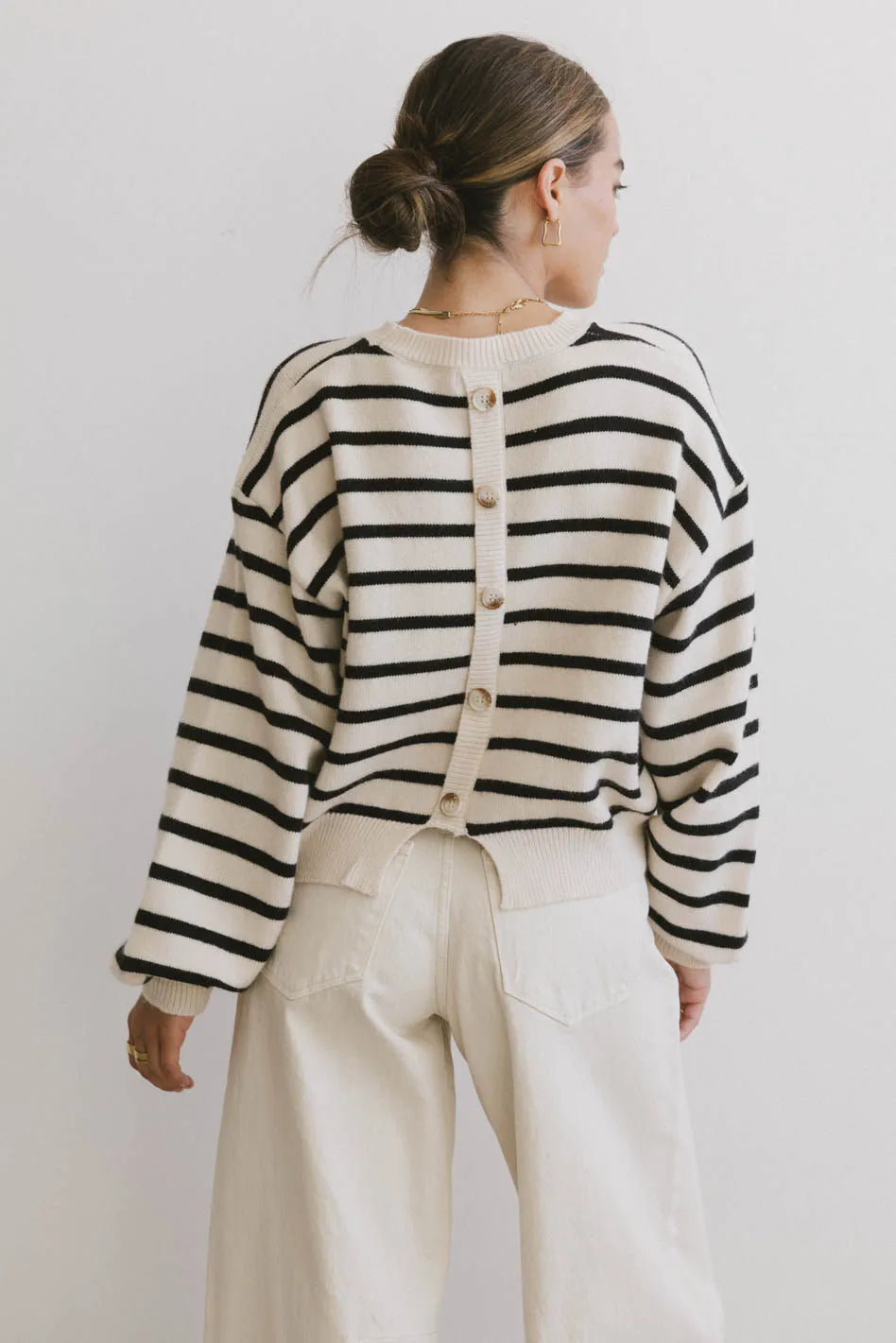 Buttons back designed sweater in black