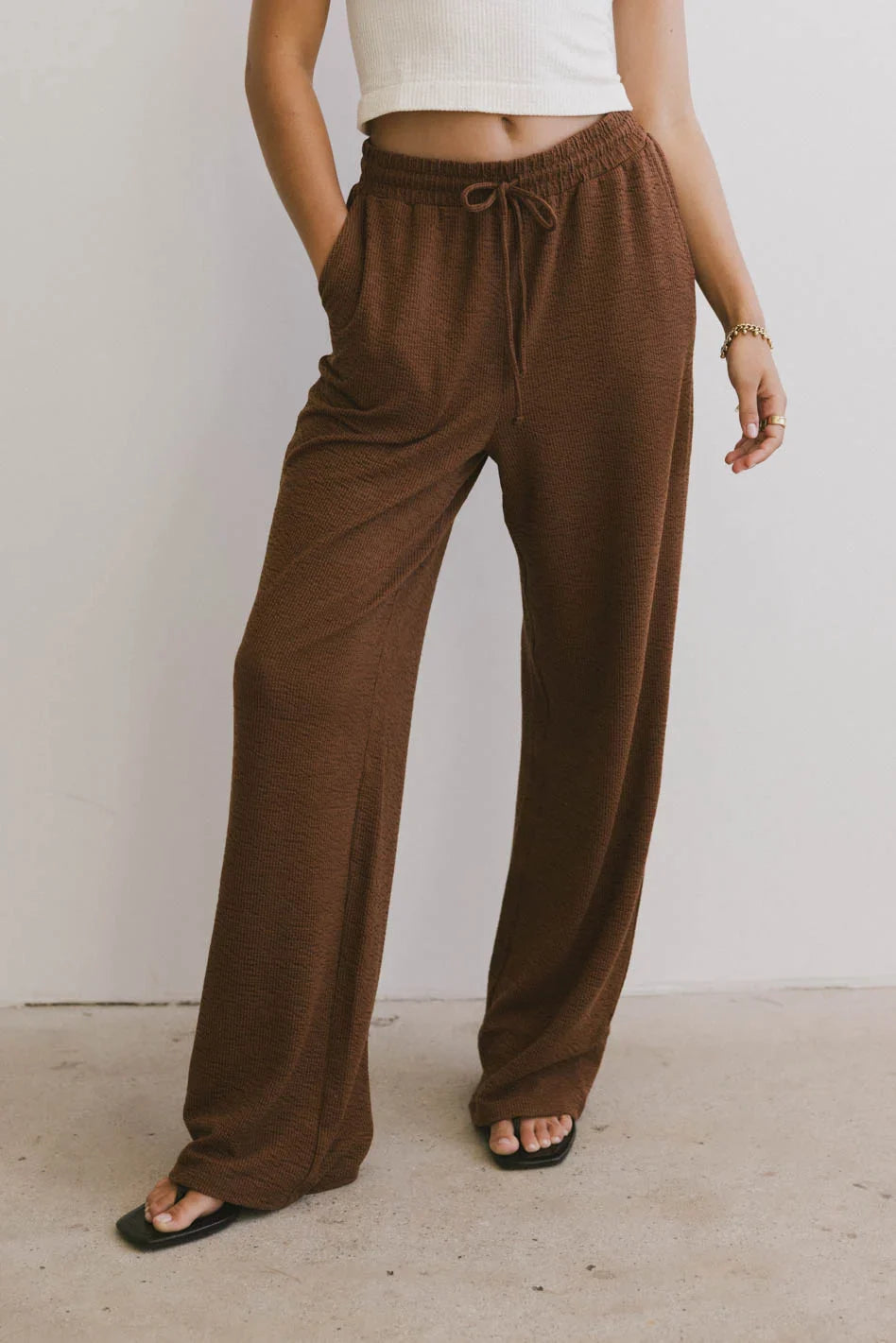 Elastic waist pants in rust