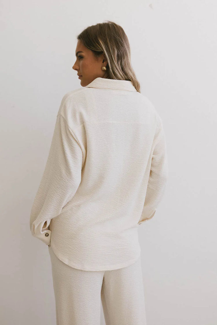 Plain color top in cream