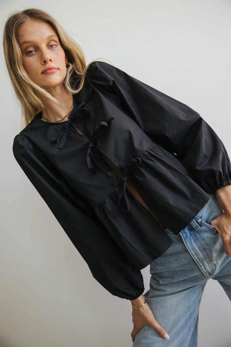 Round neck top in black