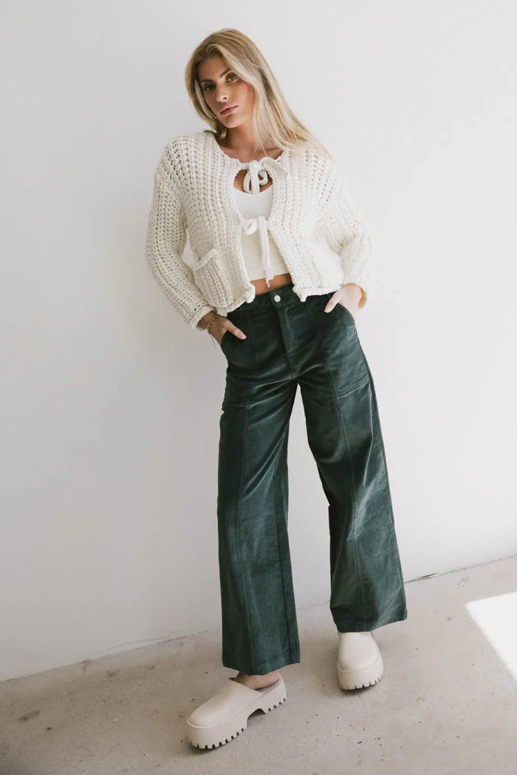 Two hand pockets corduroy pants in hunter green