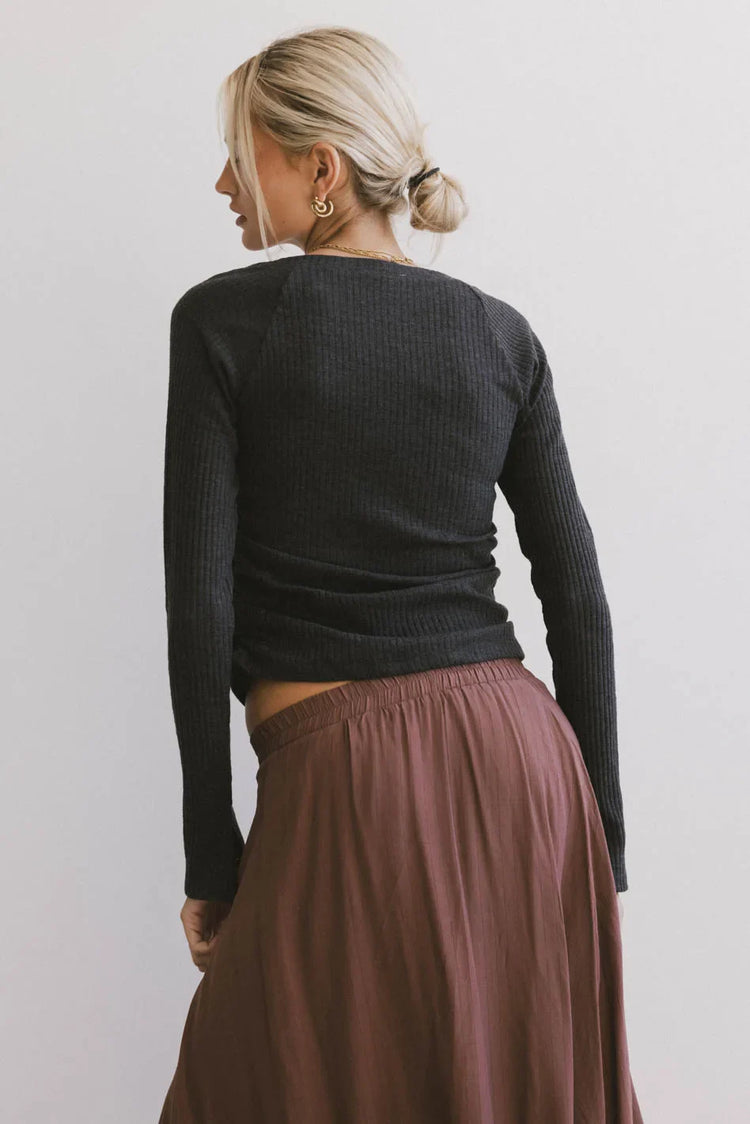 Ribbed top in charcoal