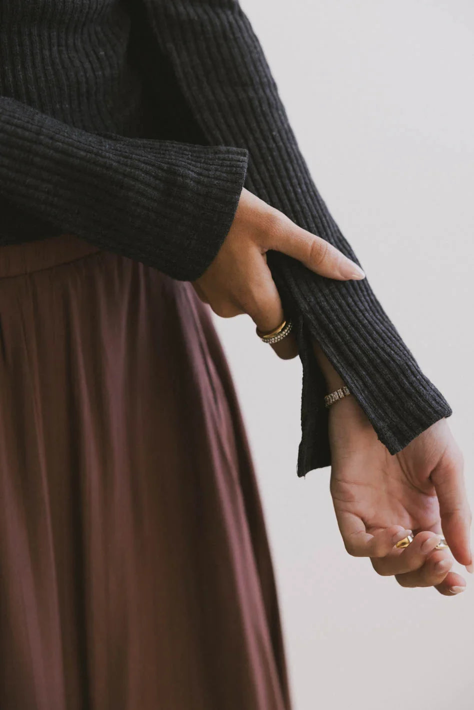 Open cuff sleeves top in charcoal