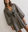 V-neck dress in black