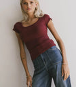 Round neck too in wine