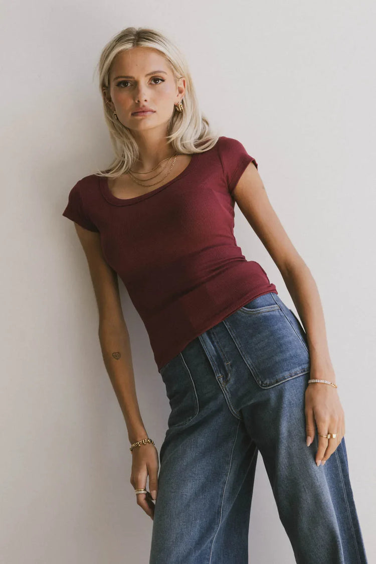 Round neck too in wine
