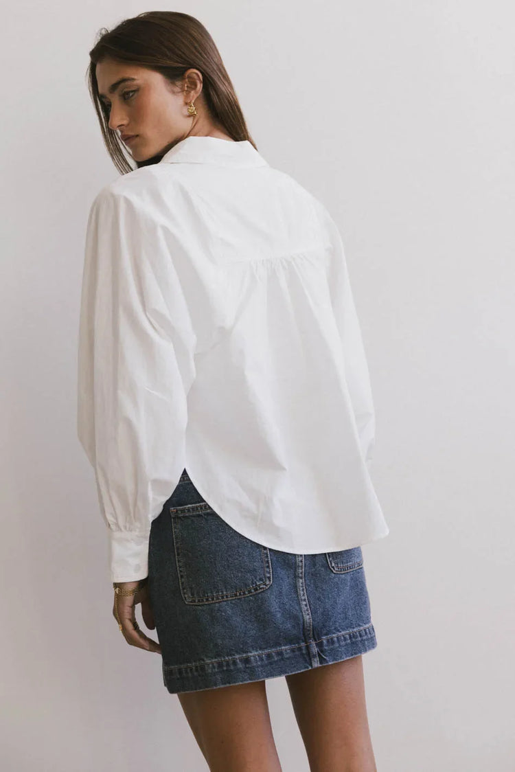Plain color top in white