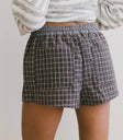 two back pockets shorts in black