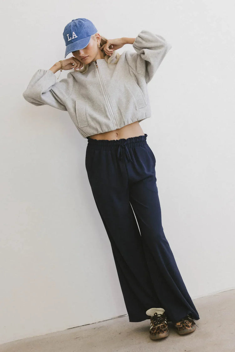 Cropped jacket in grey