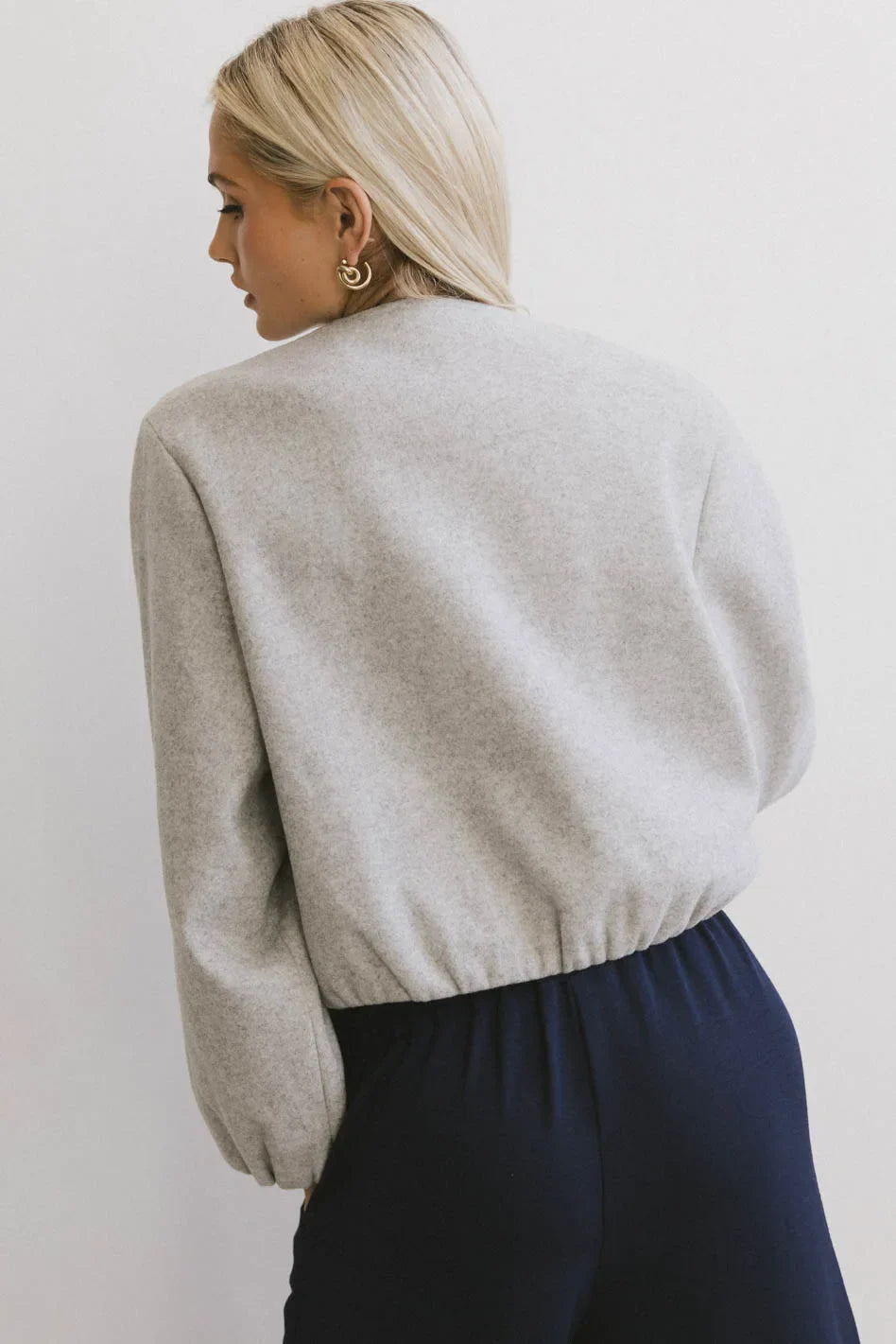 Plain color jacket in grey