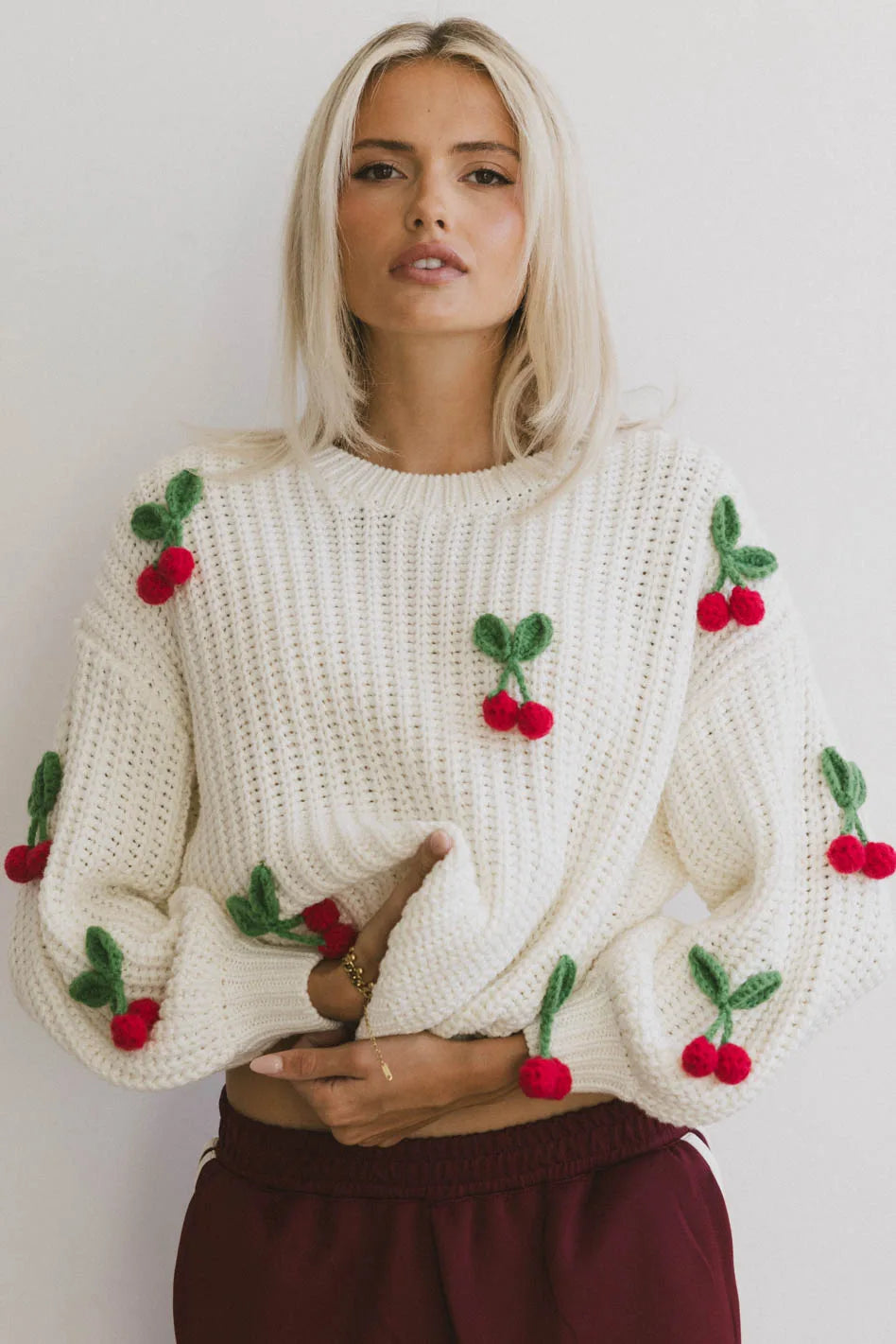 Round neck sweater in cream