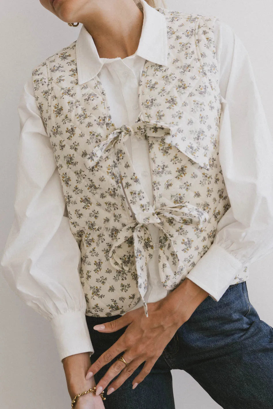 Vest in cream