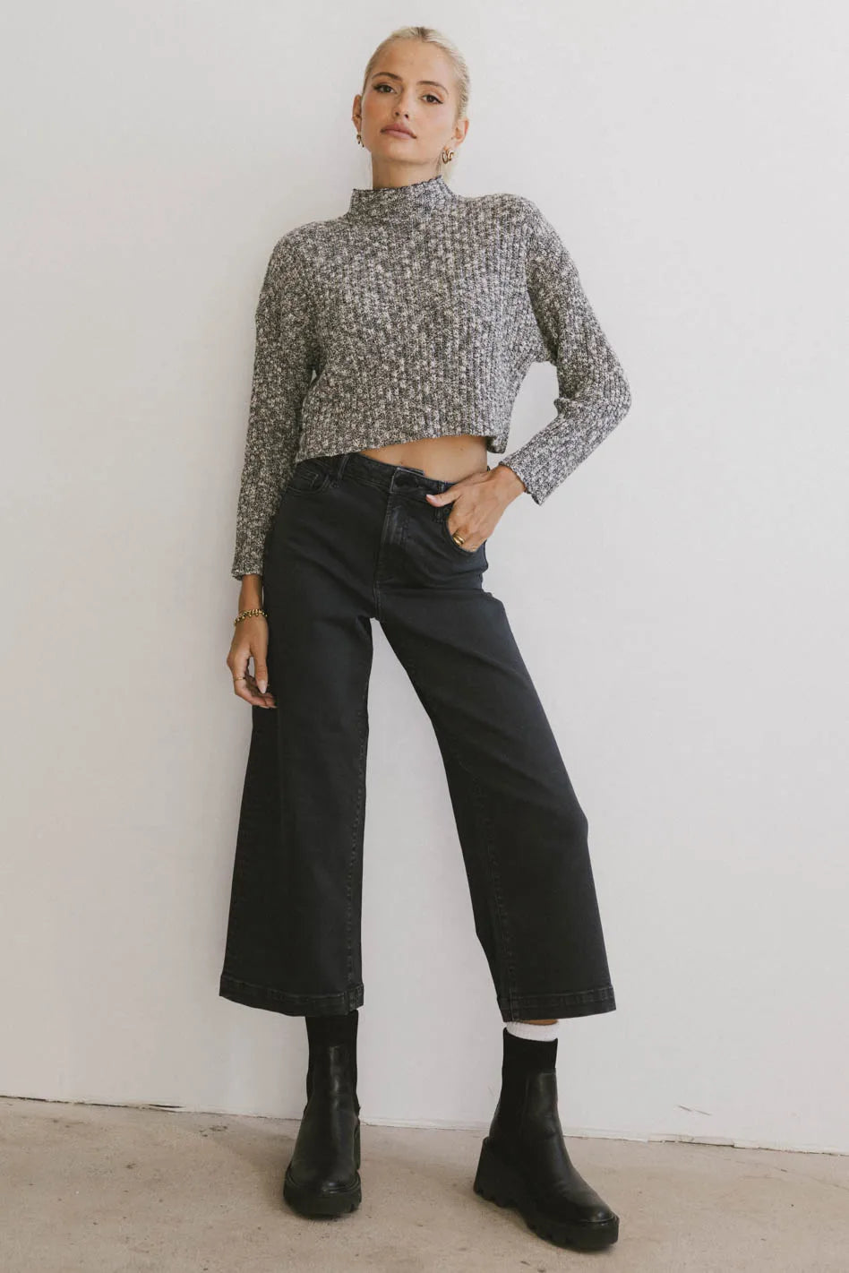 Long sleeves sweater in black