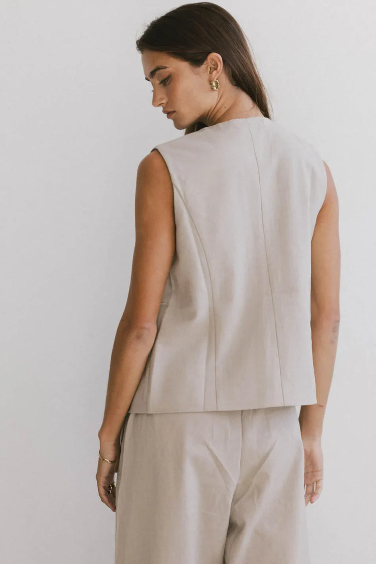 Plain color top in taupe