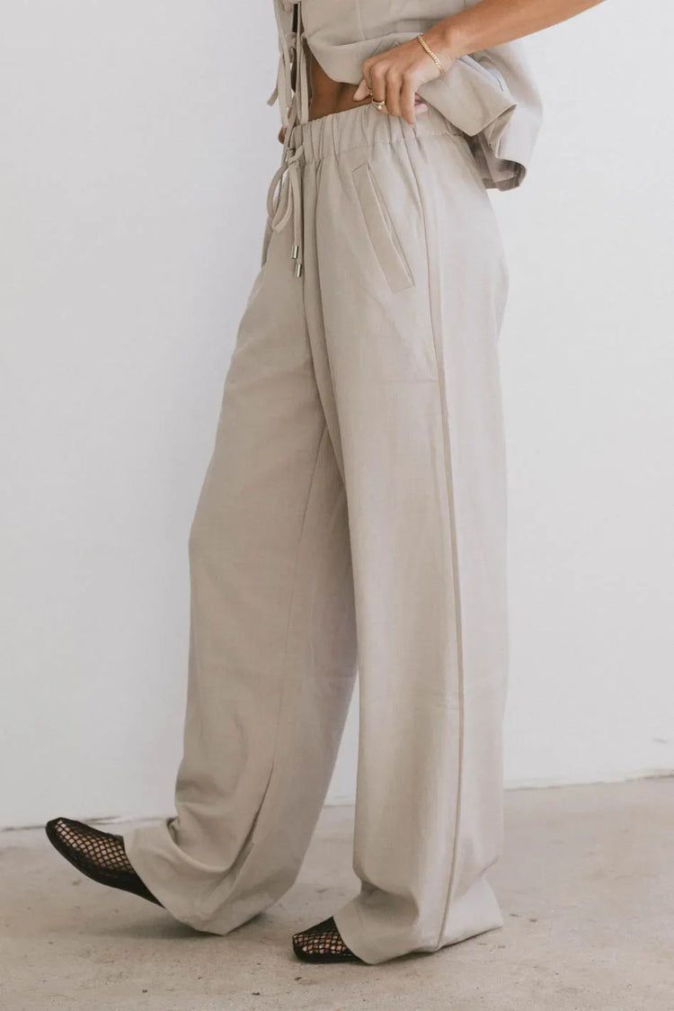 Two hand pockets pants in taupe
