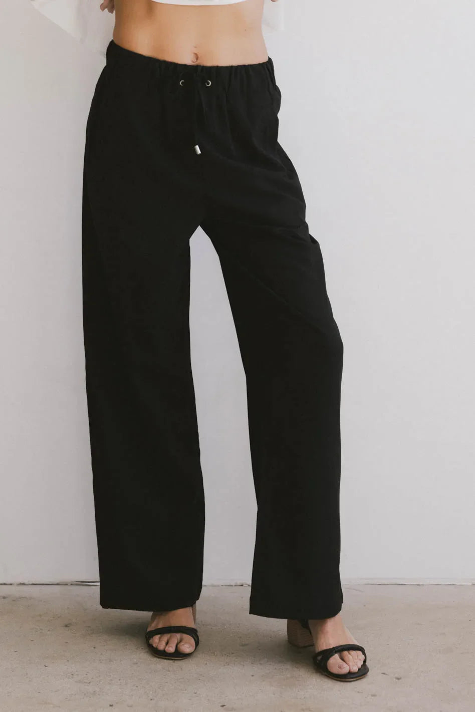 Elastic waist pants in black