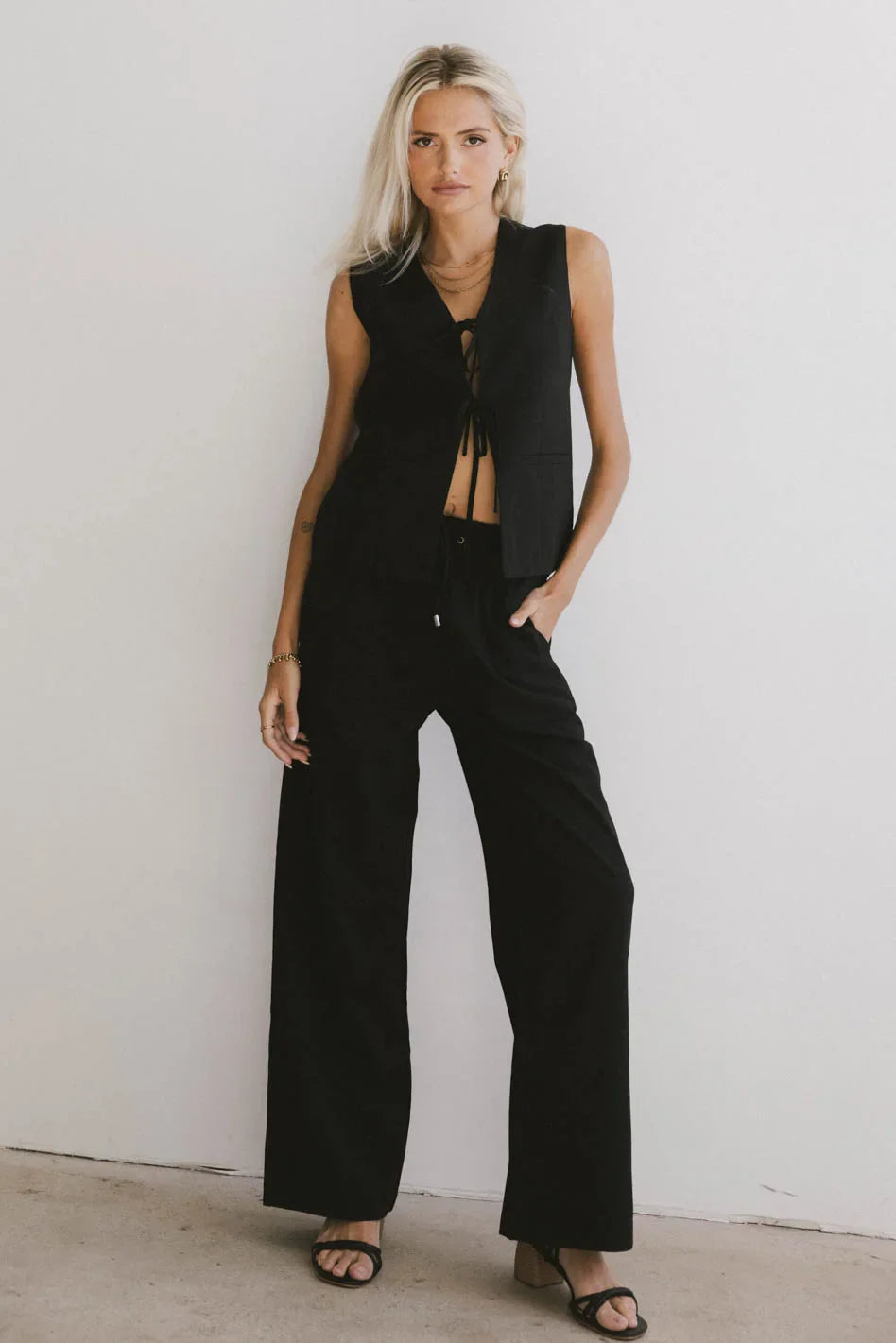 Wide leg pants in black
