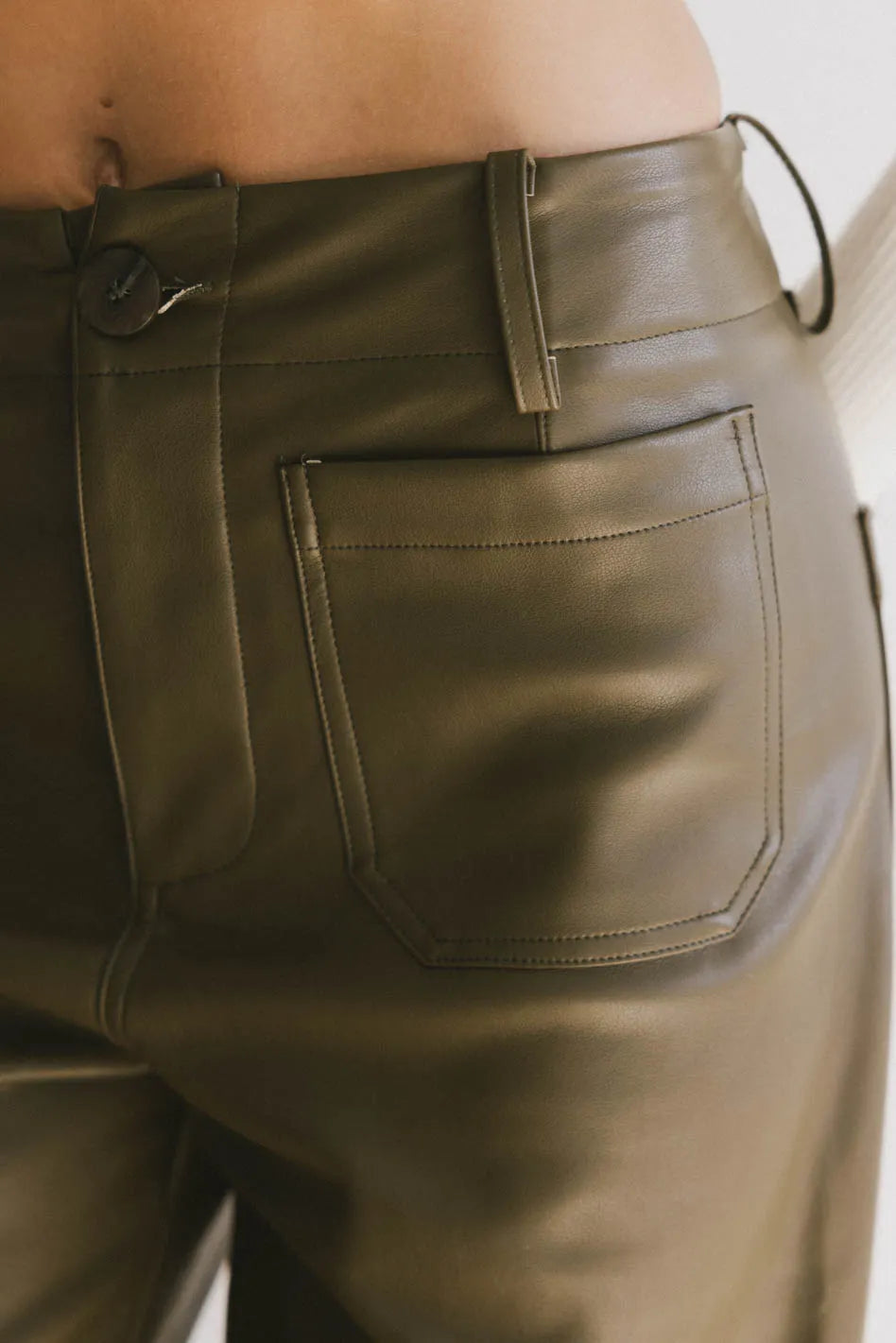 Pants with pocket