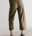 Two back pockets pants in olive