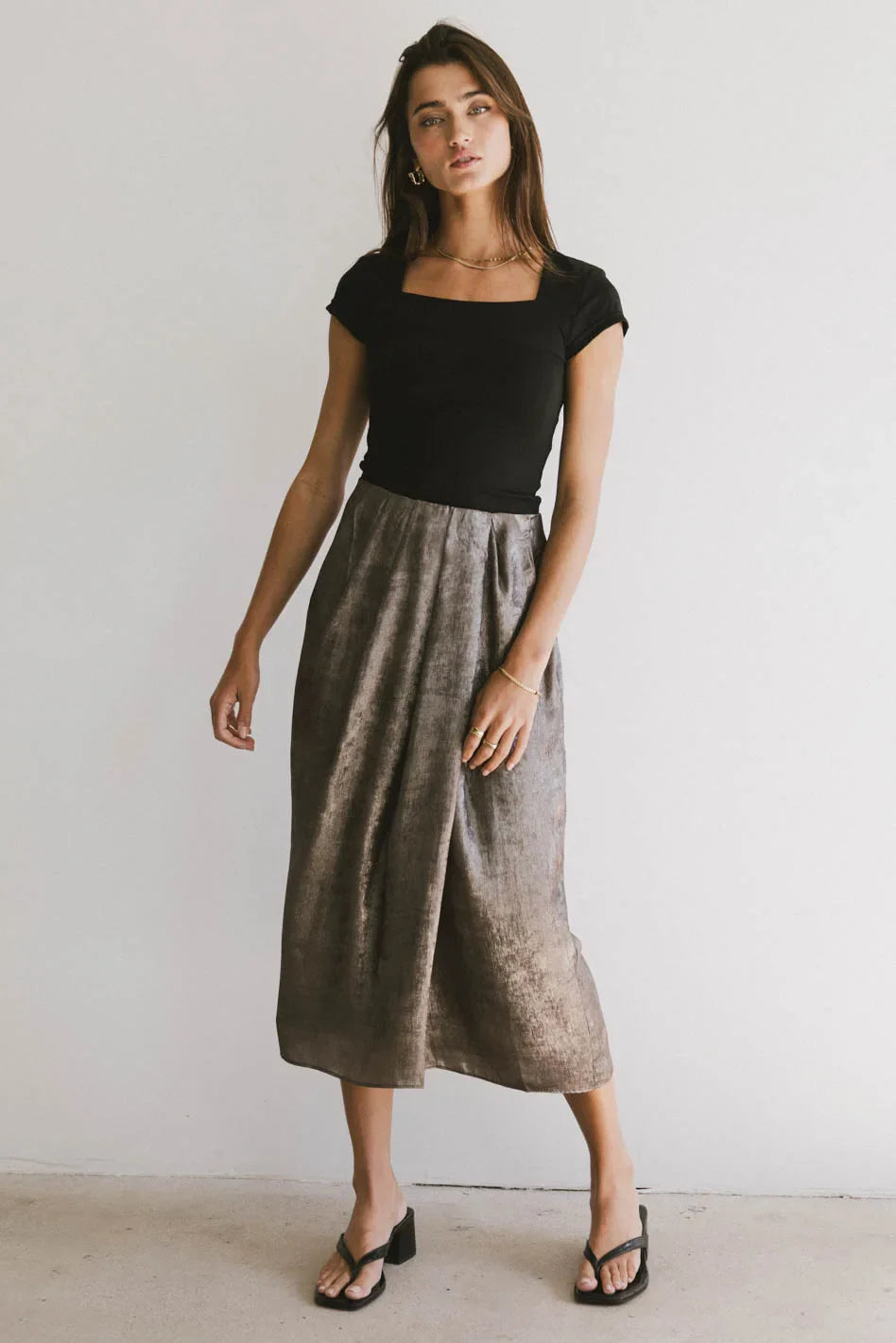 Midi skirt in gold color
