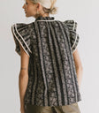 Blouse in black with flowers