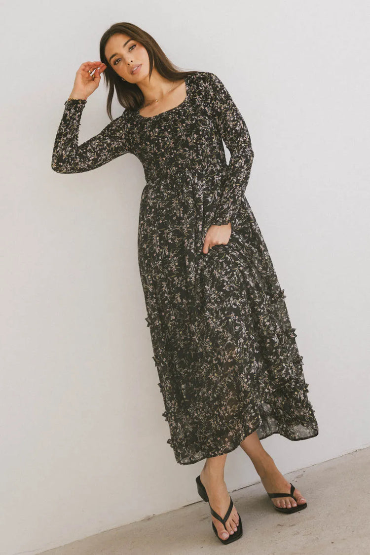 Round neck maxi dress in black