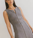 Round neck dress in grey
