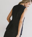 Plain color to in dark blue